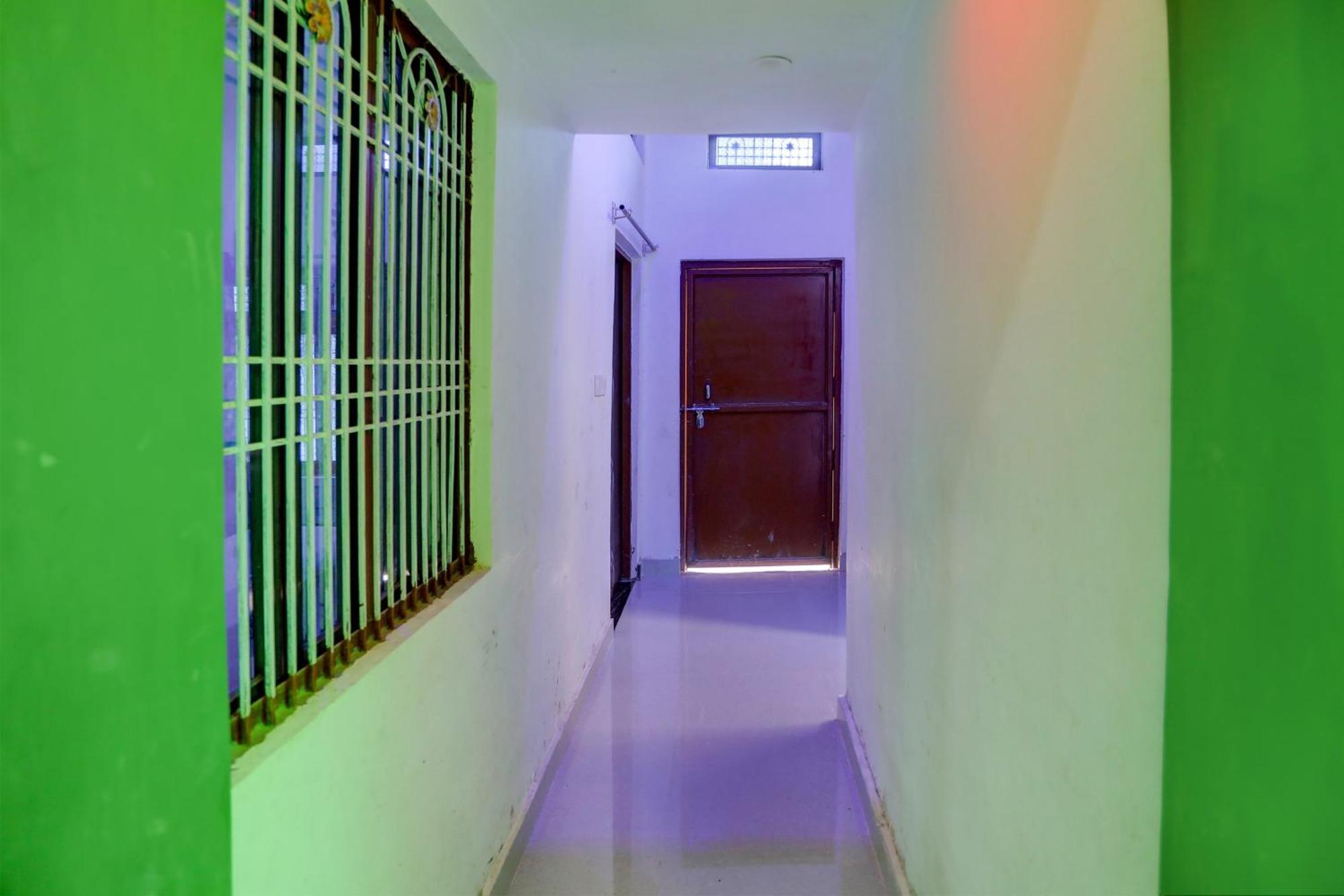 Hotel O Buddha Paying Varanasi